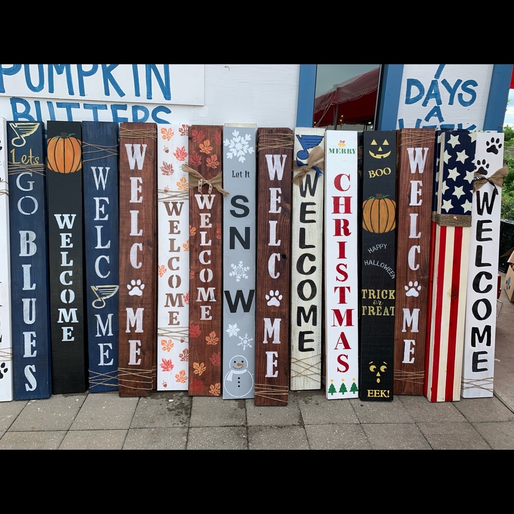 Welcome signs
